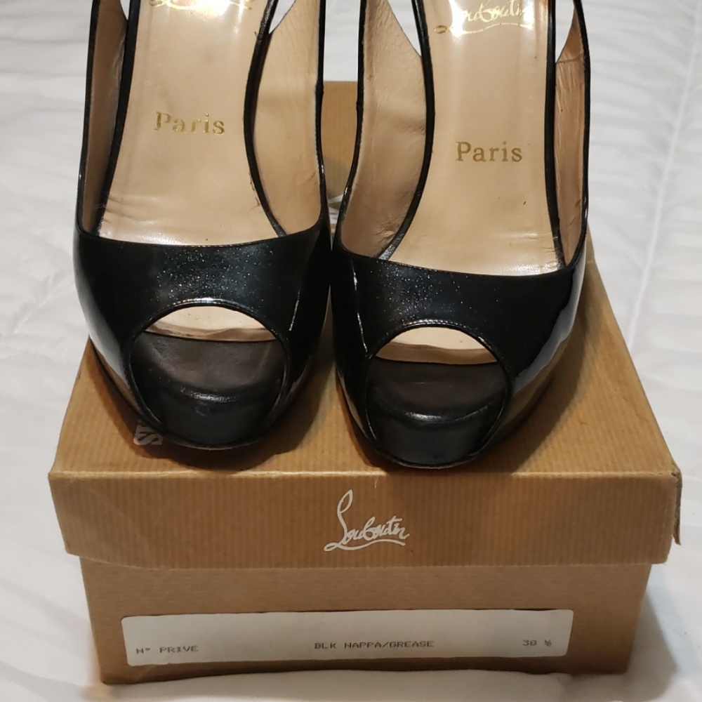 Shoes - Picture 4 of 7